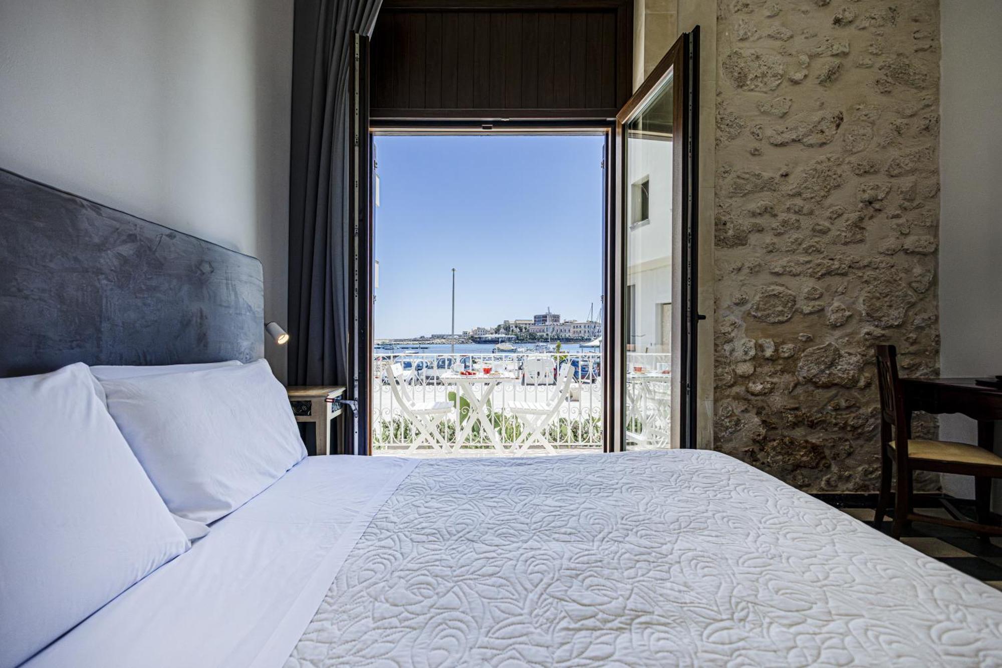 Lakkios Charming Suites And Rooms Szirakúza Kültér fotó